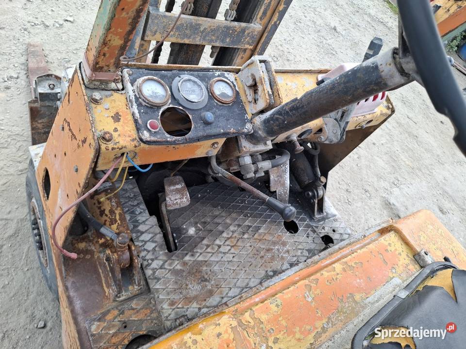 Wózek widłowy Bułgar DV 1661 silnik Perkins 3 Motoryzacja dolnośląskie Targoszyn sprzedam