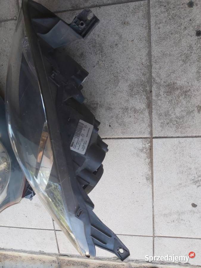 Toyota Aygo 2009 reflektor lampa wersja Radziszów