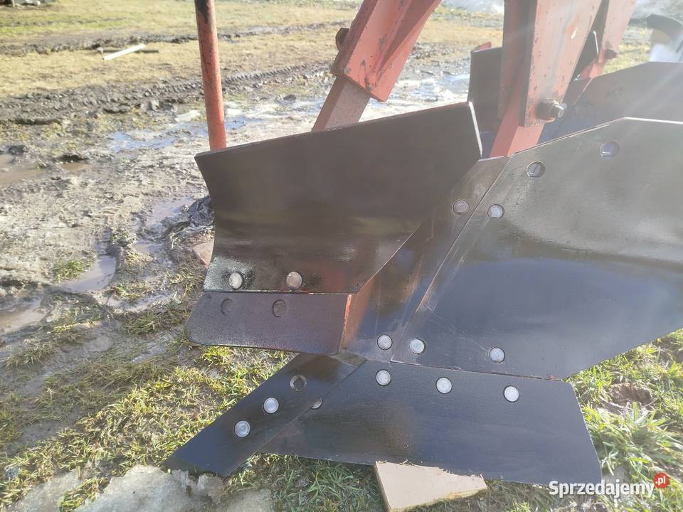 Pług obrotowy Gregoire Besson nieuszkodzony Garbacz