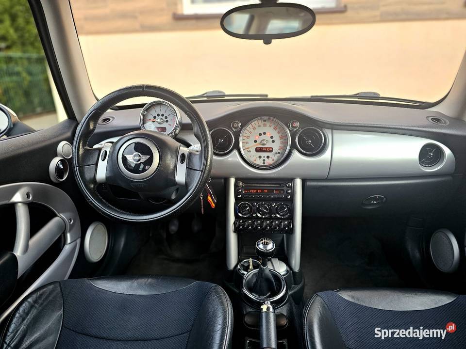 Mini Cooper 2006 16 benzyna 115 koni stan Rok produkcji 2006 Będzin