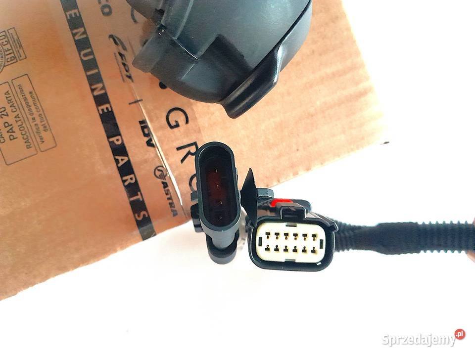 NOWA WIĄZKA HAKA Z GNIAZDEM IVECO DAILY 13 PIN