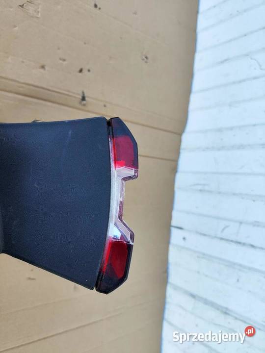 RENAULT CLIO IV LIFT 1720 LED LAMPA PRAWA TYŁ dostawcze sprzedam