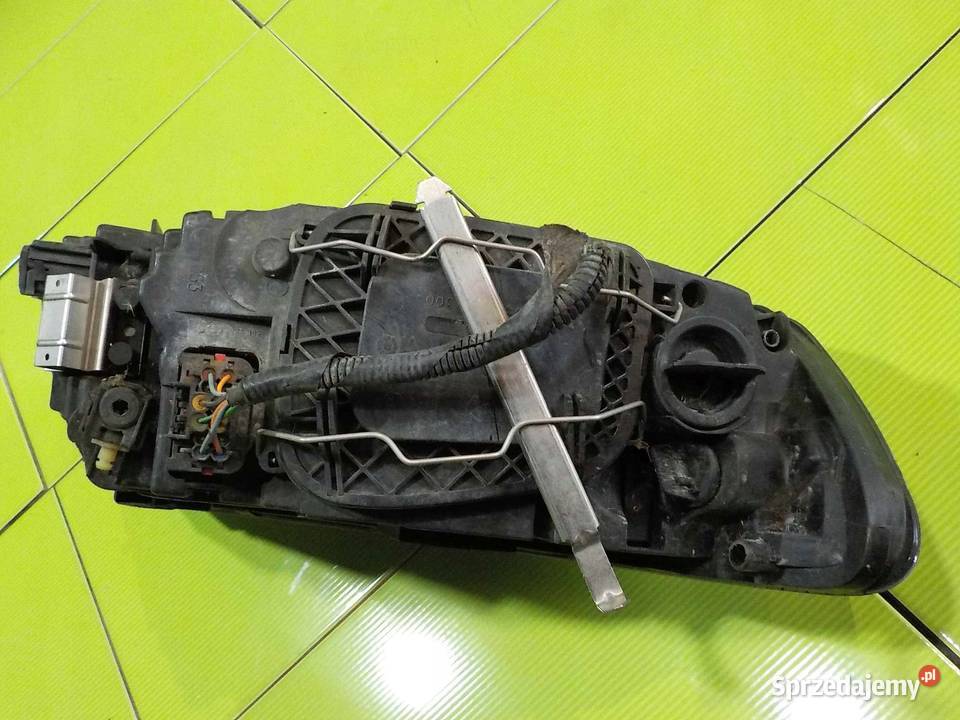 VOLVO S40 II LIFT 09r lampa lewa przod 31265700 Suków sprzedam