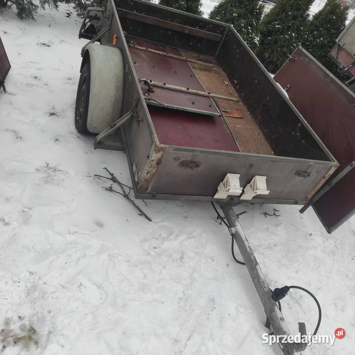 Przyczepka samochodowa z plandeką zdejmowaną