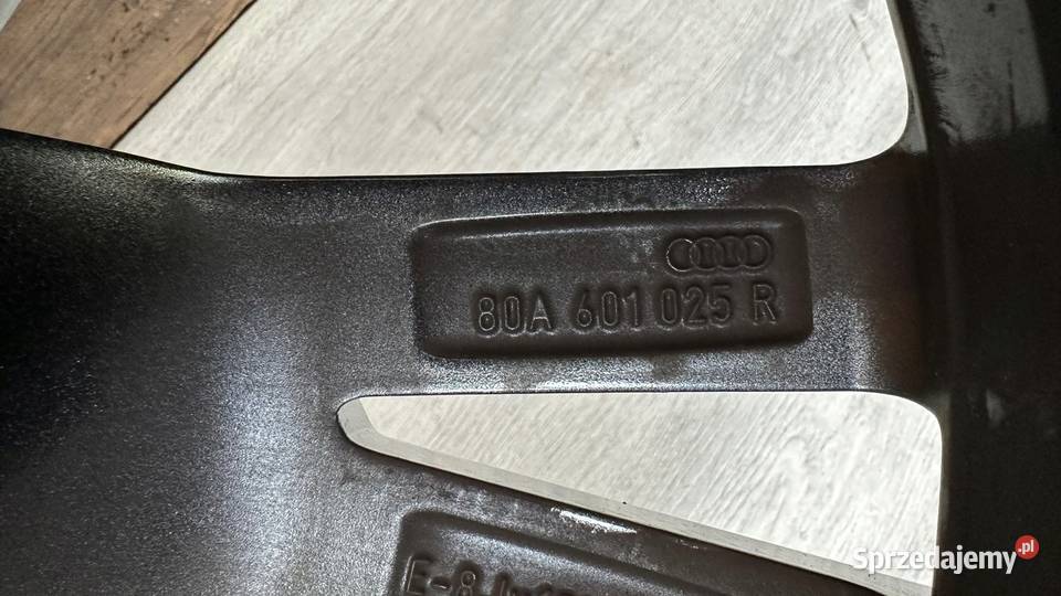 AUDI Q5 FELGA ALUMINIOWA 8JX19 ET39 80A601025R Średnica 15" Gorzów Wielkopolski
