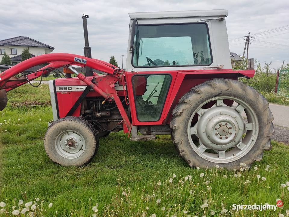 Ciągnik Massey Ferguson MF 560 z turem 70 Kutno