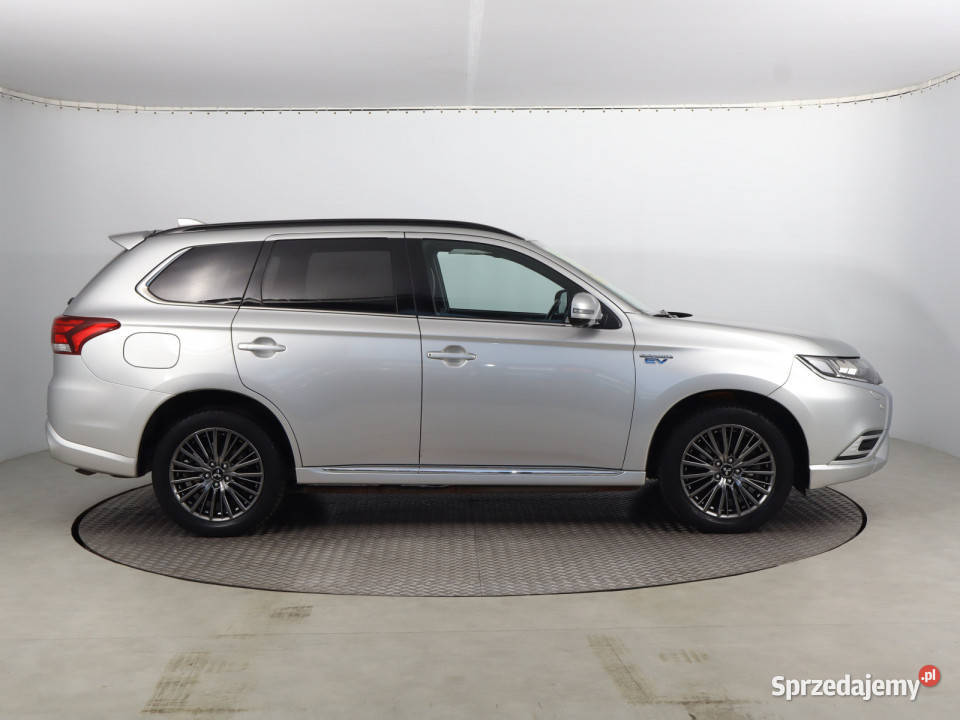 Mitsubishi Outlander 24 PHEV relingi dachowe Bielany Wrocławskie