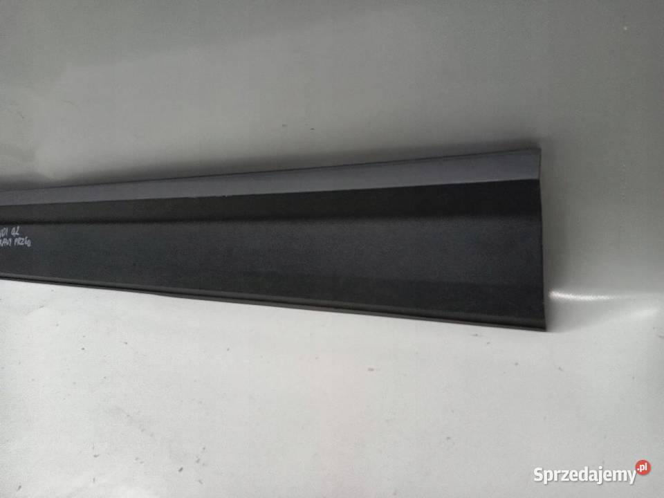 LISTWA DRZWI PRAWY PRZÓD AUDI Q2 81A853960B