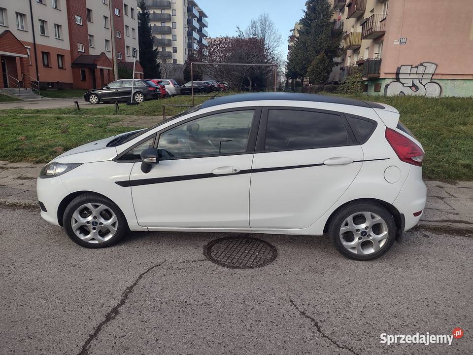 Ford fiesta MK7 nieuszkodzony Radom