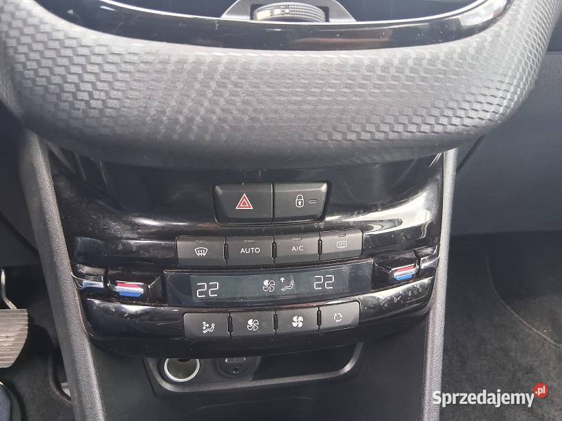 Peugeot 2008 Klimatronic LED 83000 Przebiegu komputer pokładowy sprzedam