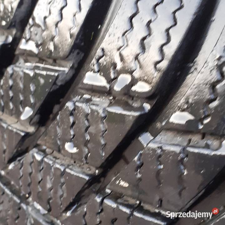 Opony 2156517 zimowe Brigdestone Mniów sprzedam