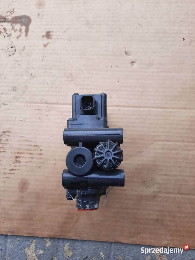 Zawór ECAS A0013271425 MECEDES MP4 ciężarowe Staszów