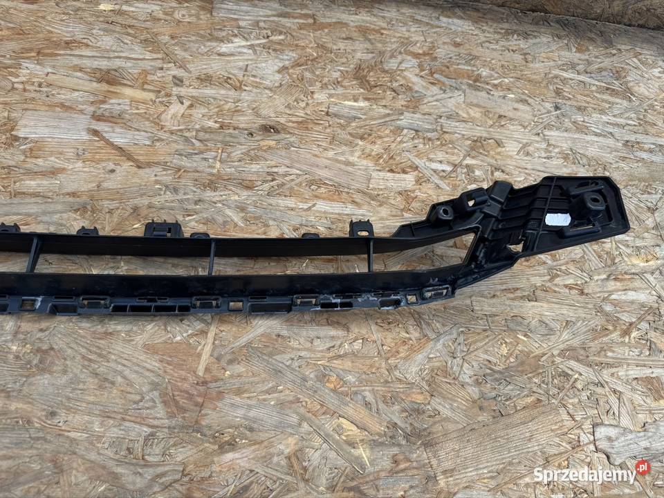 Środkowa kratka zderzaka przód Audi a1 II 2 82A Międzychód