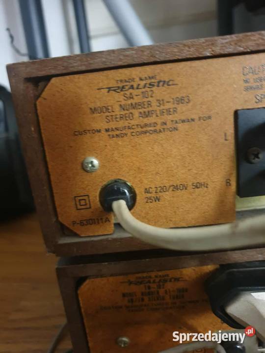 Realistic mini wieża z kolumnami vintage sprzedam