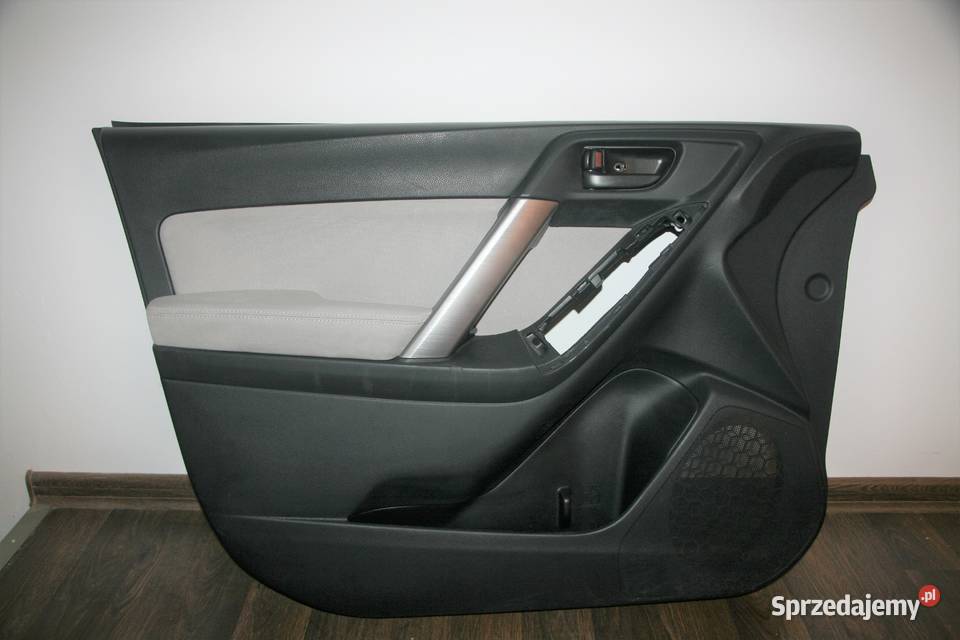 Boczek drzwiowy Lewy Przód. Subaru Forester 201318