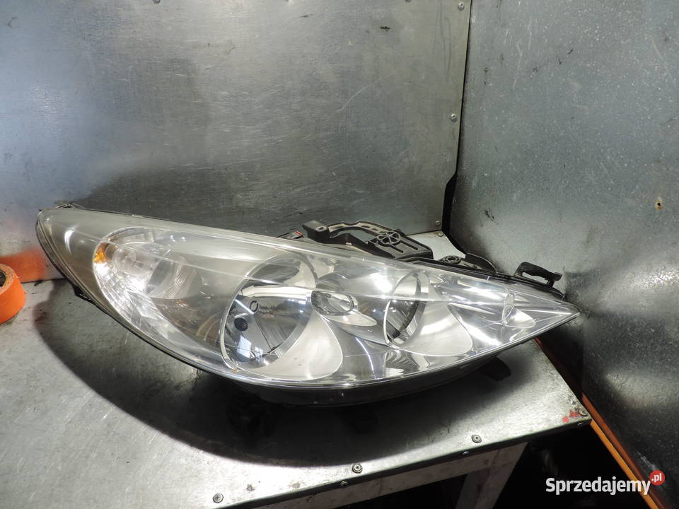 LAMPA PRAWY PRZÓD PRZEDNIA PEUGEOT 207 FL sprzedam