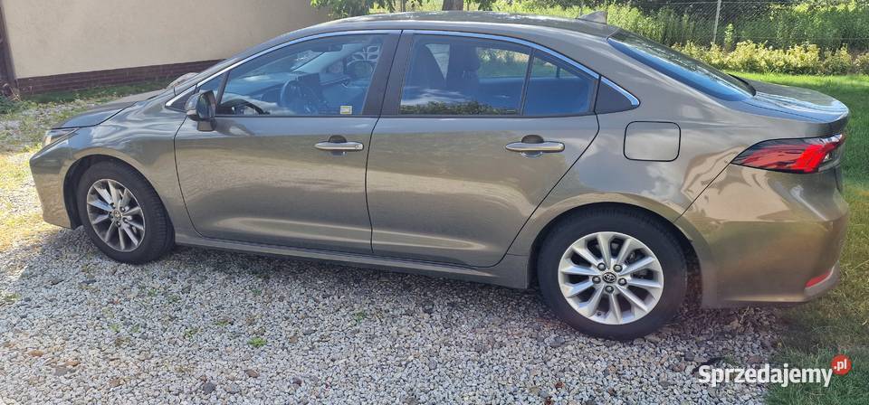 Sprzedam Toyotę Corolla sedan 15 Comfort 2022 Corolla Wrocław
