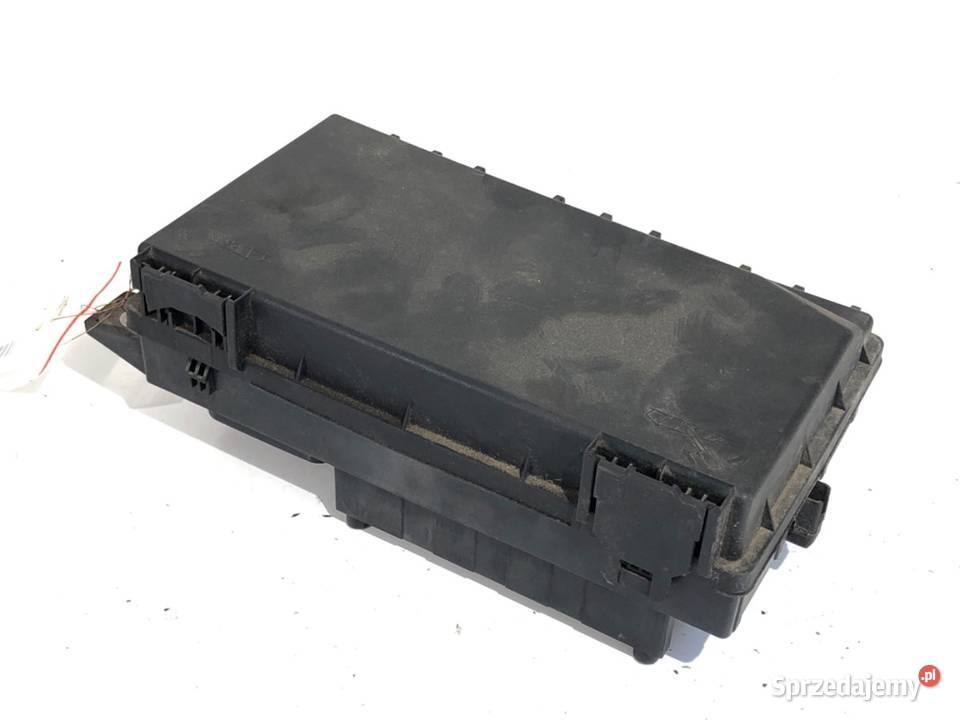 SKRZYNKA BEZPIECZNIKÓW OPEL ASTRA H 13206749 podkarpackie