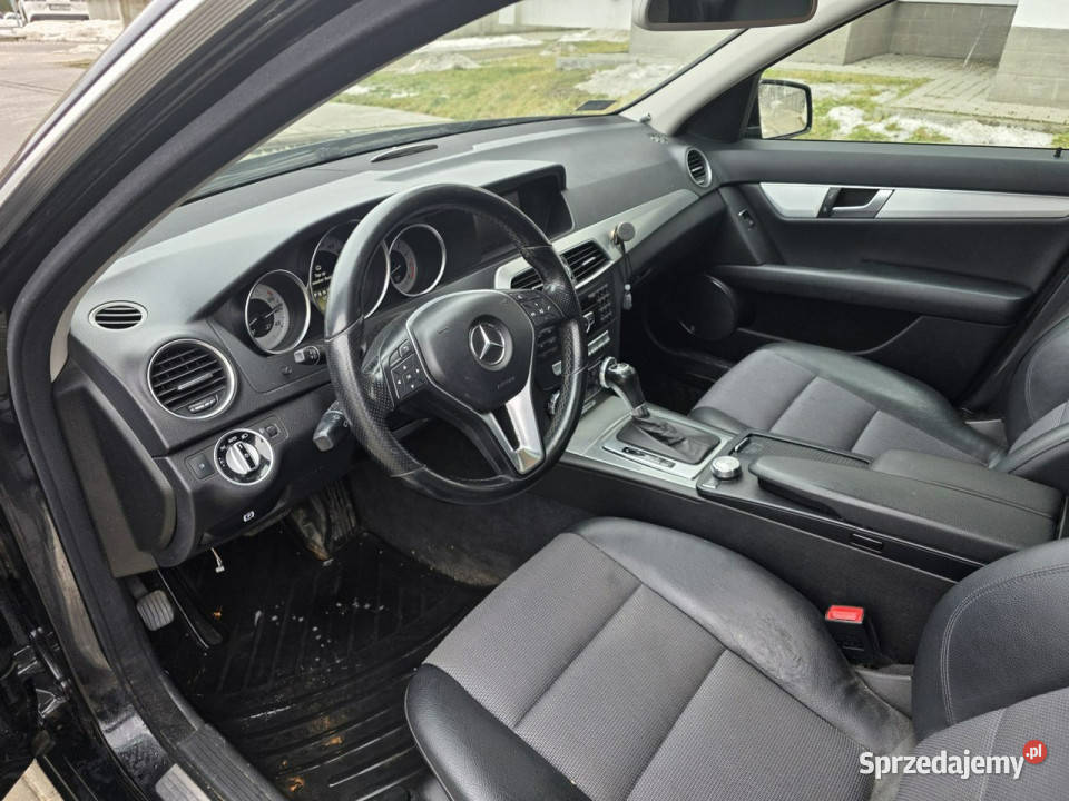 Mercedes C 180 Avantgarde pakiet AMG 18 Benzyna nieuszkodzony Jacków