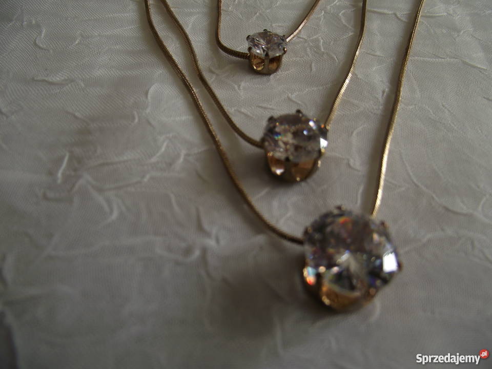 NASZYJNIK Z TRZECH ŁAŃCUSZKÓW I OKAZAŁYCH Piła