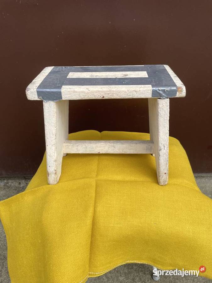 stary drewniany taboret mały Pruszcz Gdański