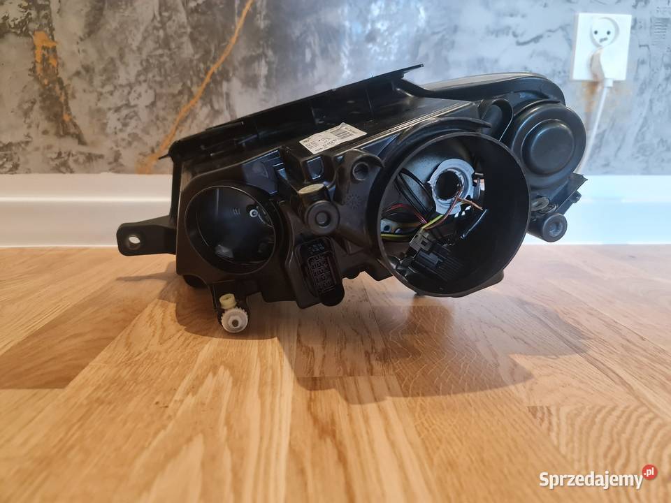 Lampa prawa Vw Passat B6 hella Rok produkcji 2008 Oświetlenie Bydgoszcz
