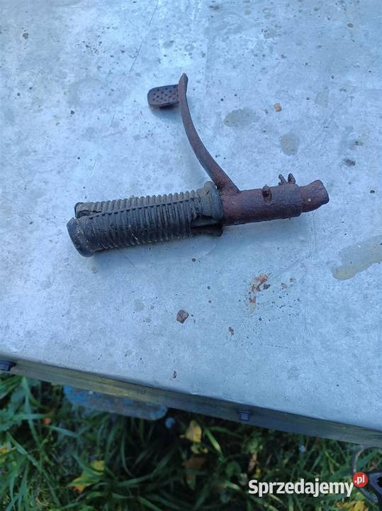 Prawy podnóżek z dźwignią hamulca SHL M11 Lublin