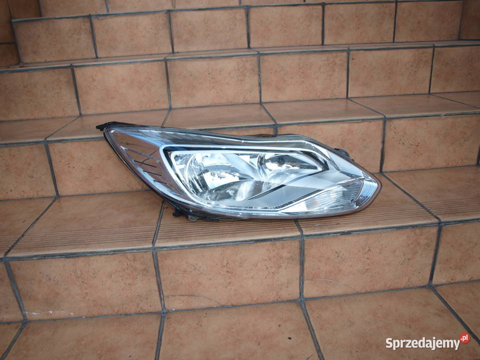 Ford Focus Mk3 lampa prawa przód zwykła 2011 Kalisz