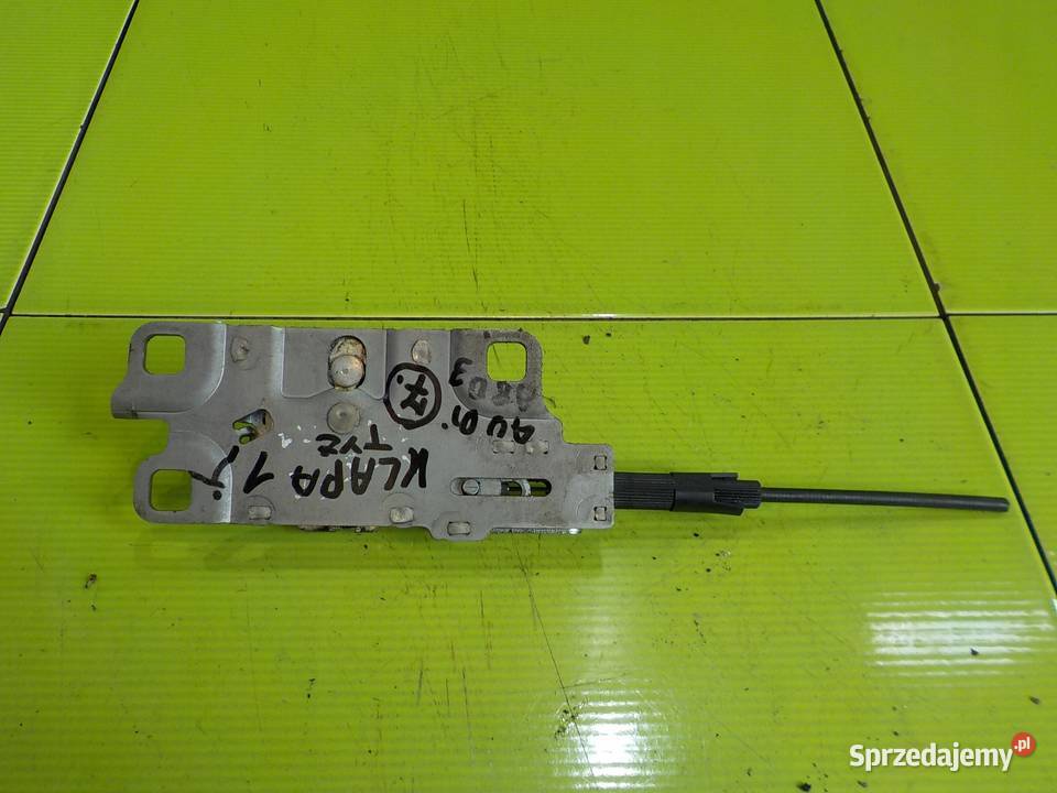 AUDI A8 D3 05r rygiel klapy tyl 4E0827383C