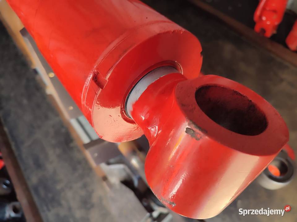 Siłownik hydrauliczny wysuwu ramienia MANITOU Wilkowo