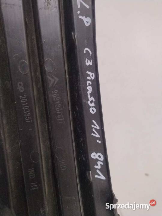 KRATKA ZDERZAKA LEWY PRZÓD C3 PICASSO 9681807677