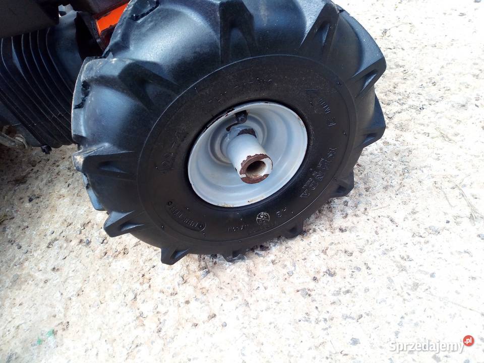 Zamiatarka spalinowa Hako silnik Honda