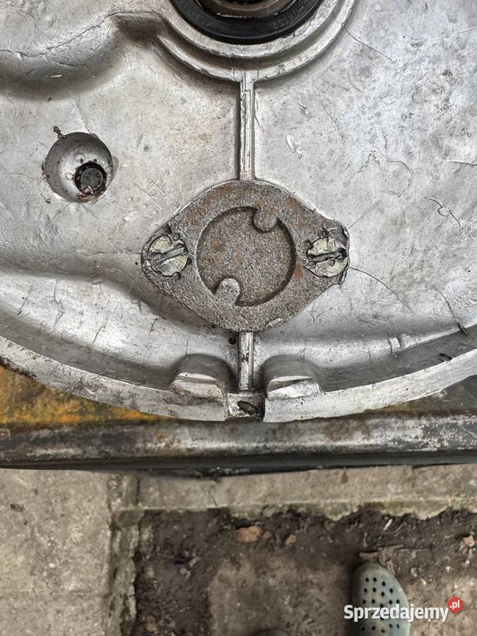 Ural Oryginalna Skrzynia Bieguw z Tylnym Filtr Przemyśl sprzedam