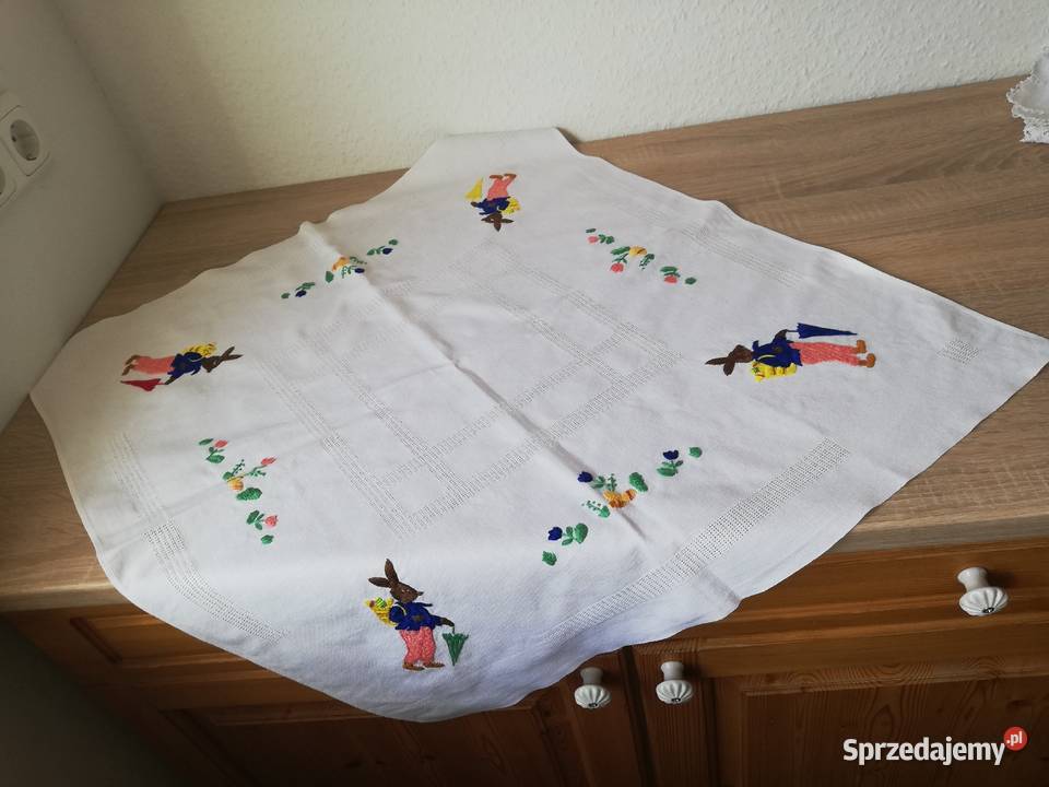 Serweta z zajączkiem różnego koloru parasolka Gorlice