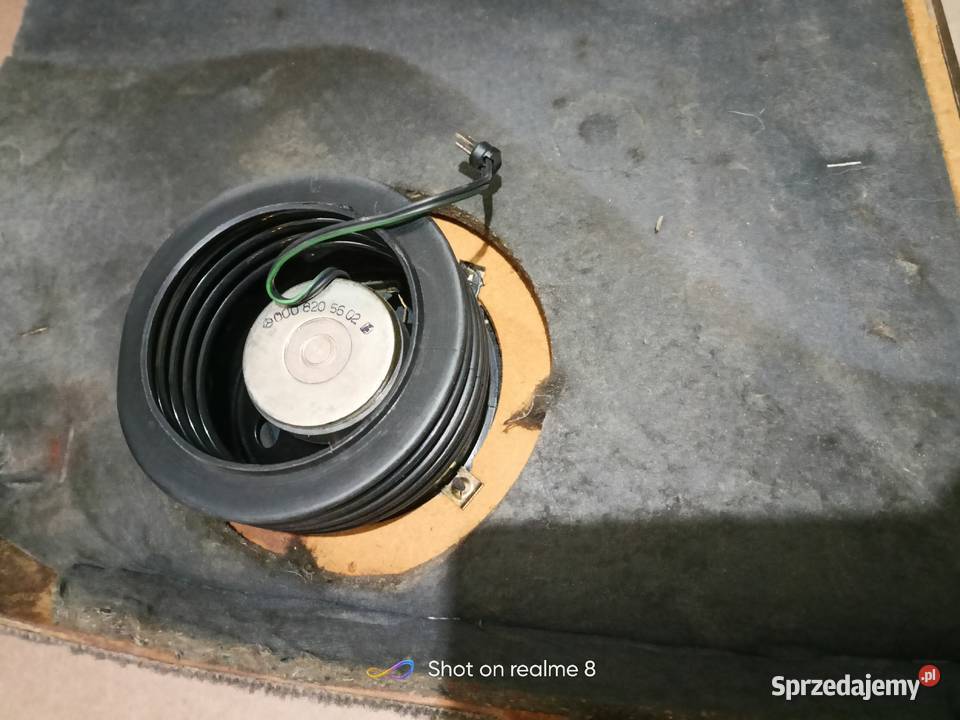 Mercedes 190 W201 tylna półka przedlift kremowa Skarżysko-Kamienna