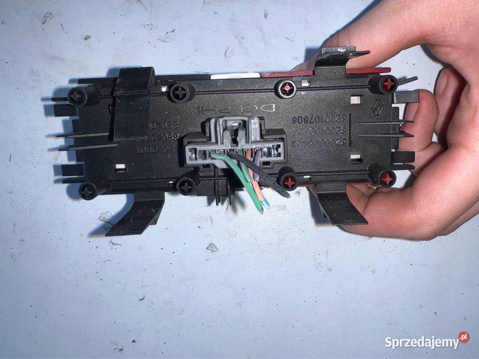 Włącznik awaryjnych Renault Megane II Ostrzeszów