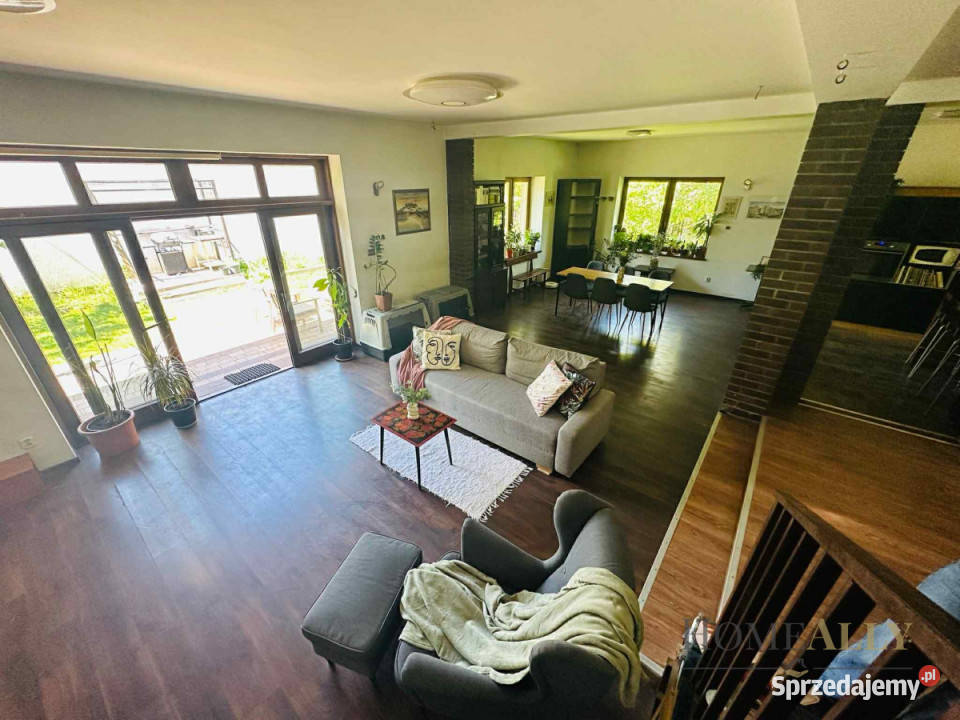 sprzedaży domu wolnostojącego 230m2 Łomianki