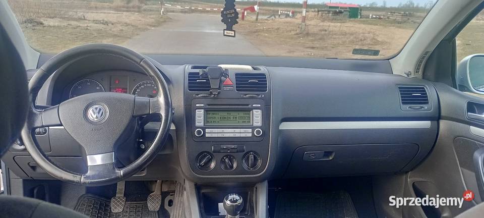 Volkswagen Golf 5 kupiony w polskim salonie Golf Kościelec