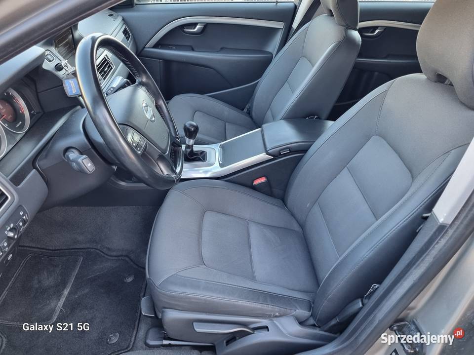 Volvo V70 III 20 D 136 nawigacja alufelgi światła przeciwmgielne