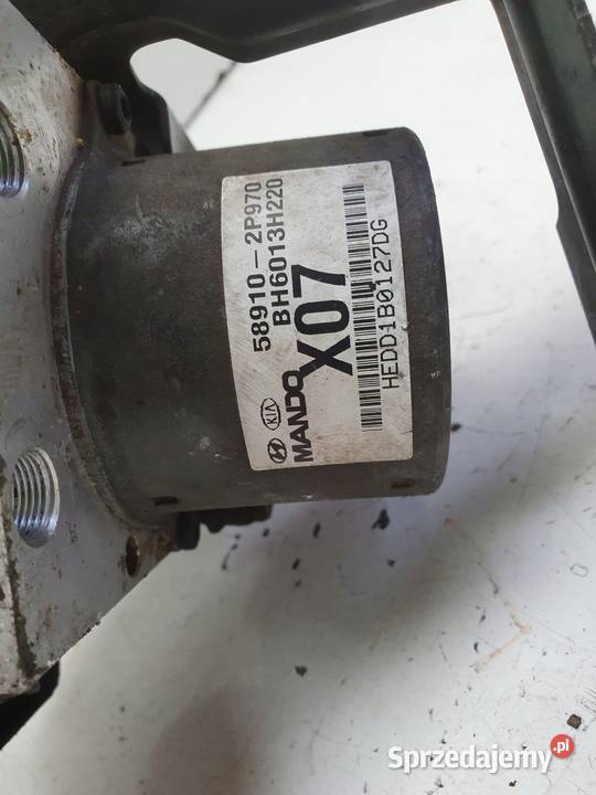 Kia Sorento II 22 CRDI POMPA ABS 589102P970 osobowe lubelskie Janów