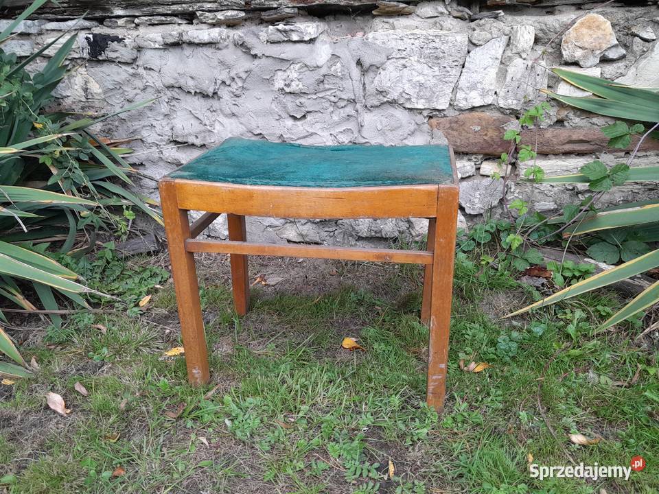 Stary drewniany tapicerowany taboret podnóżek Dąbrowa Górnicza