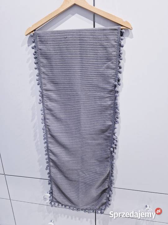 Bieżnik na stół z pomponikami śląskie Dąbrowa Górnicza