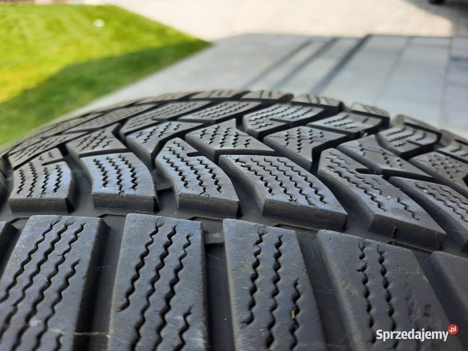 Opona Dunlop Winter Sport 5 21555R17 Słupca