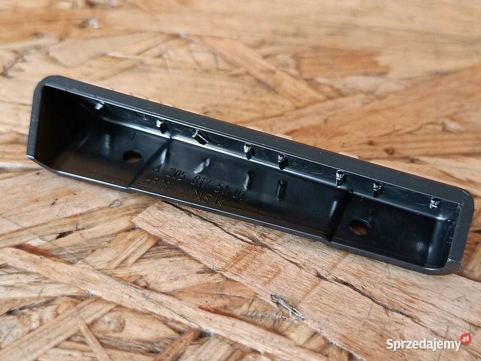 MERCEDES W205 AMG ZNACZEK LOGO ATRAPA CHŁODNICY Pleszew
