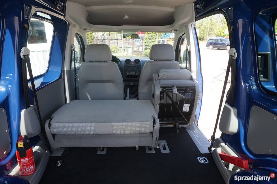 Nieuszkodzony Volkswagen Caddy niebieski Białystok