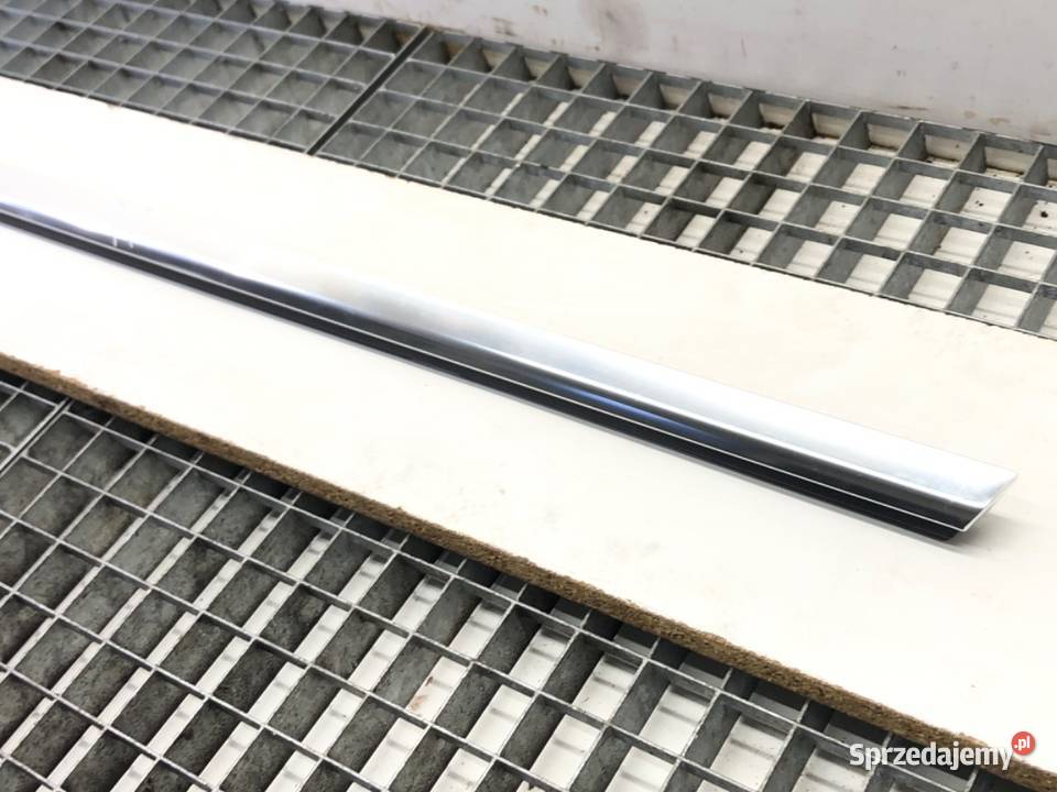 LISTWA ZGARNIAJĄCA TYŁ PRAWA CHROM MERCEDES CLA osobowe sprzedam