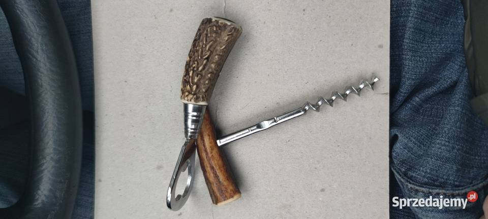 Stary zestaw otwieraczy do butelek z porożem