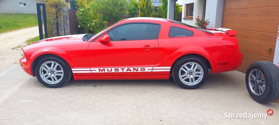 Zadbany Ford Mustang S197 40 LPG czerwony Jędrzejów