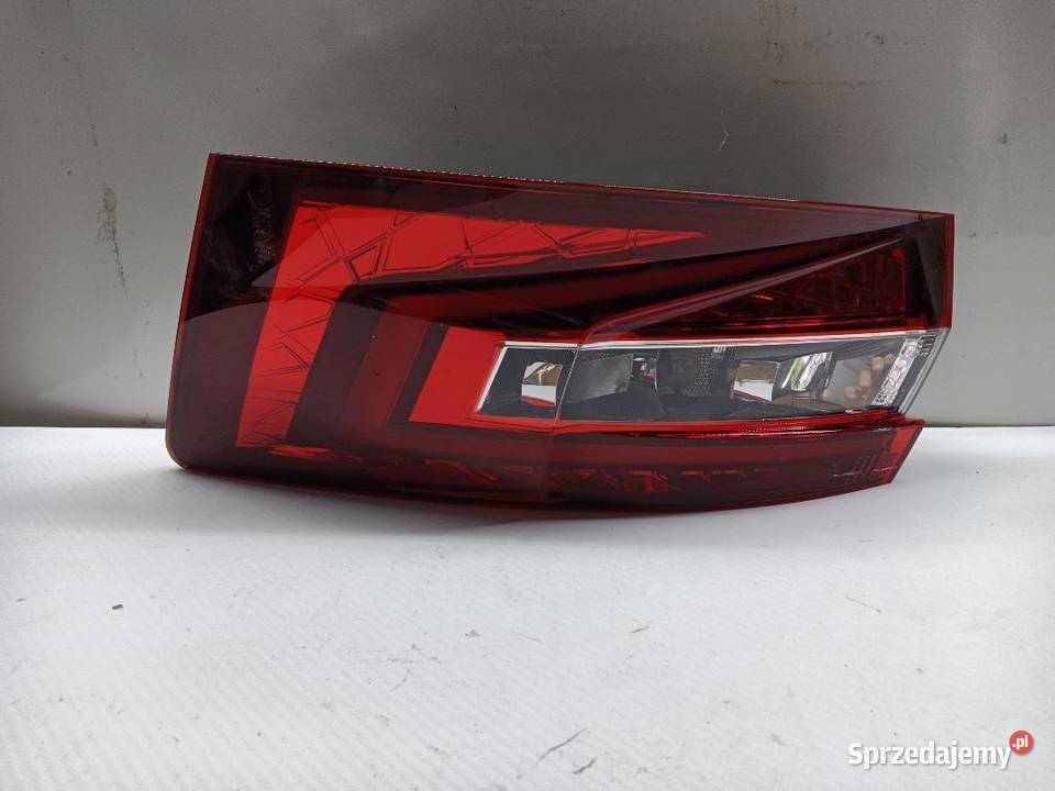 LAMPA TYŁ TYLNA PRAWA SKODA SUPERB III 3V5945208
