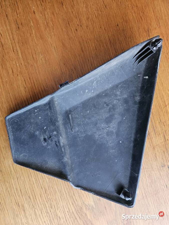 Boczek prawy czarny oryginalny Honda VT500C Plastiki Lublin